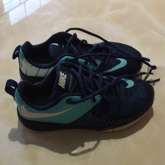 Nike Team Hustle - Picture 2 of 4